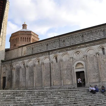 Rustic Tuscan * Massa Marittima